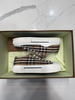 Womens Burberry NEED GONE