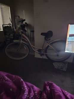 Female beach cruiser