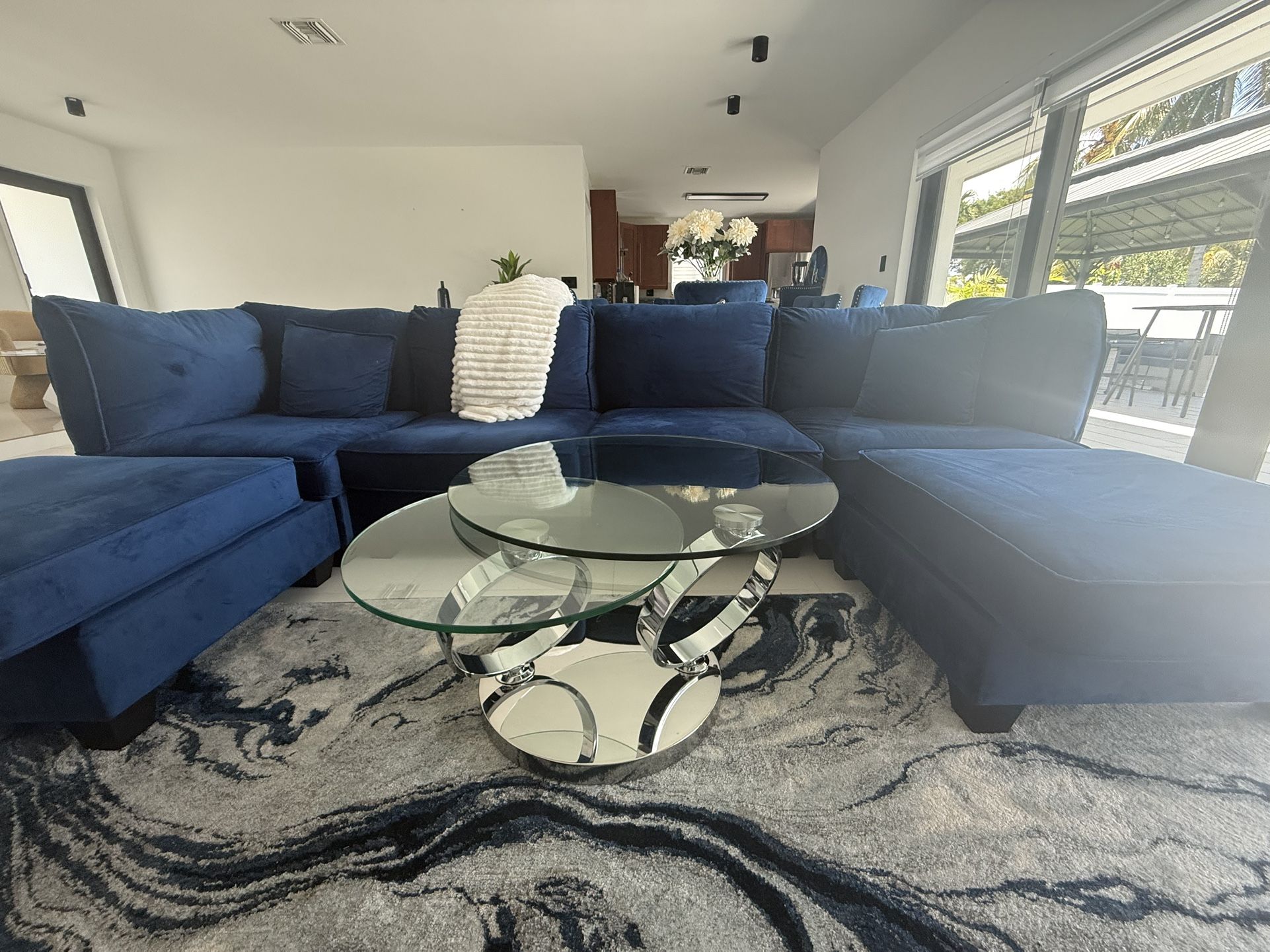 Elegant Glass Round Coffee Table