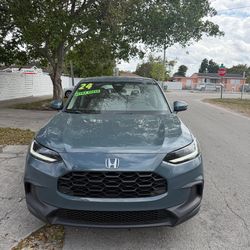 2023 honda hrv clean title 15k miles $25000 we finance with $500 down with $350 monthly payments with credit score base