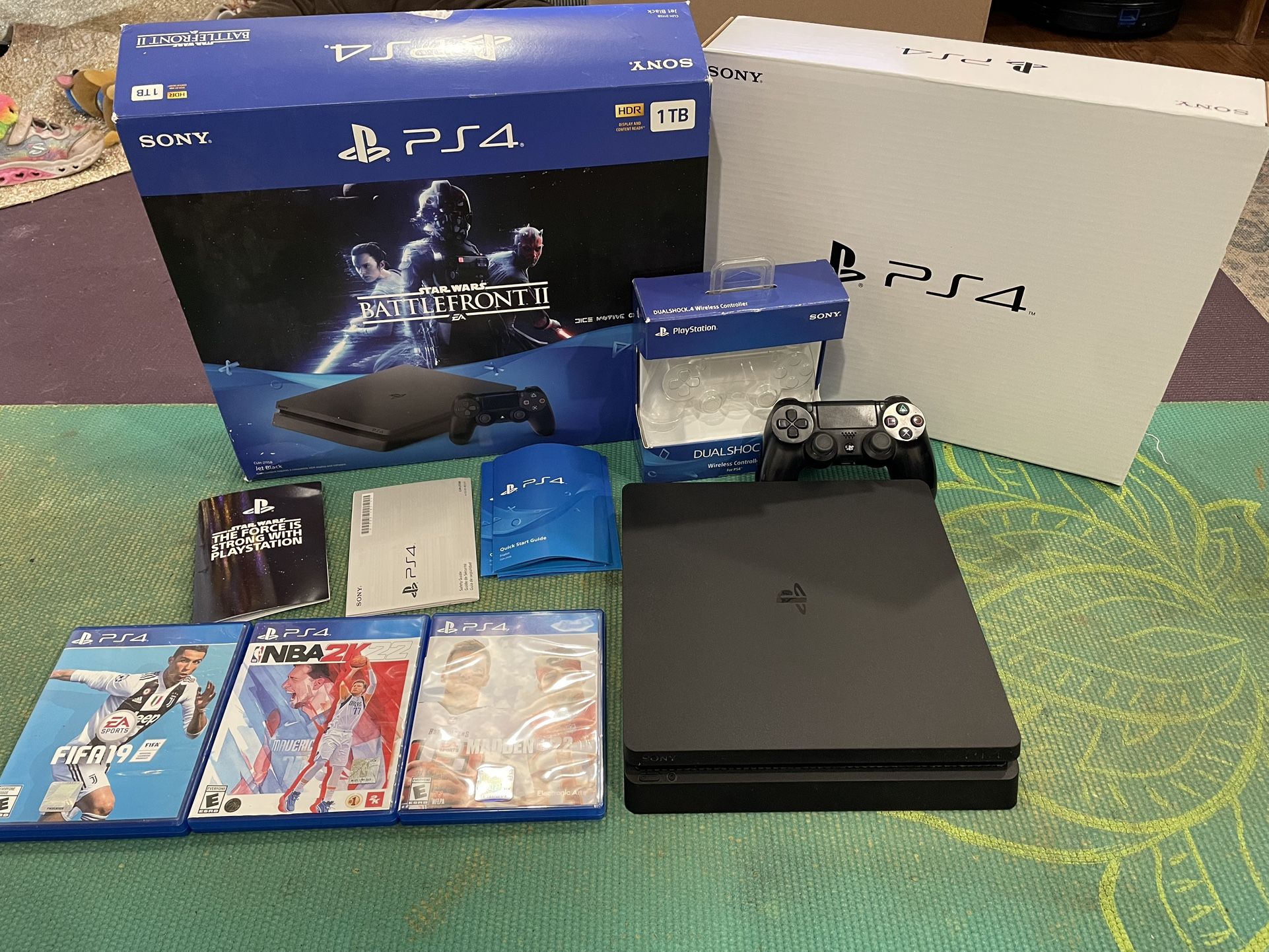 PS4 Slim Bundle For Sale – Excellent Condition!