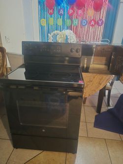 Ge Electric Stove And Microwave