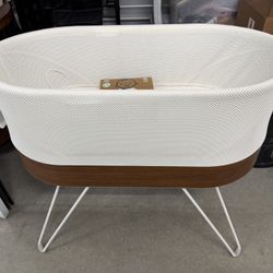 Happiest Baby Snoo sleeper 