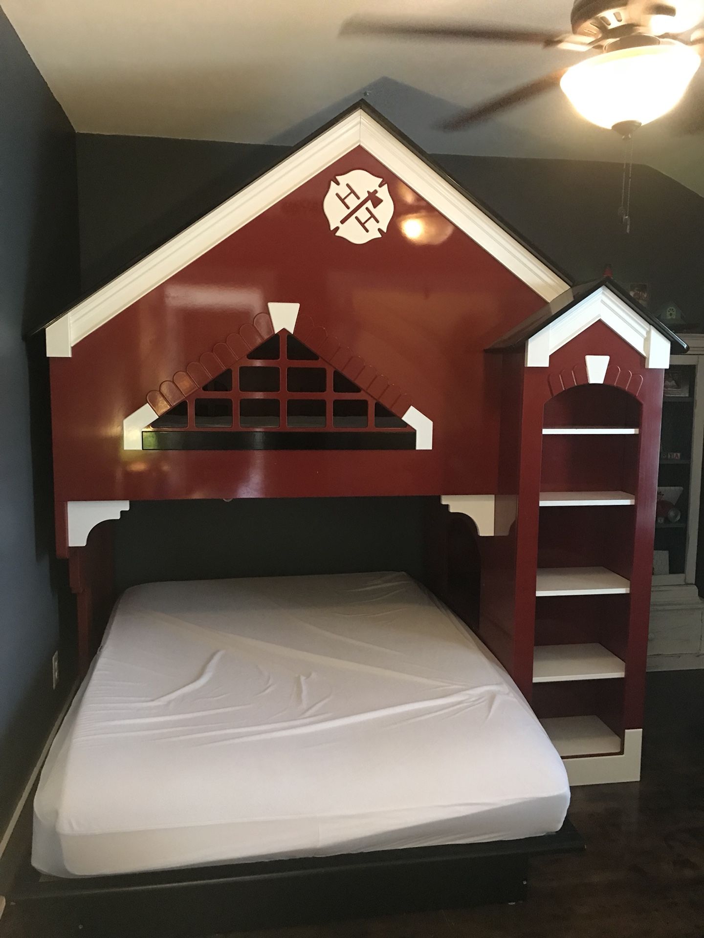 Fire house bunk bed