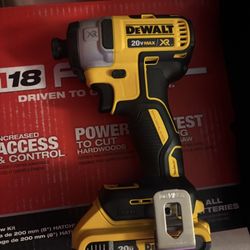 XR 20-volt max 1/4-in Brushless Cordless Impact Driver With Battery 