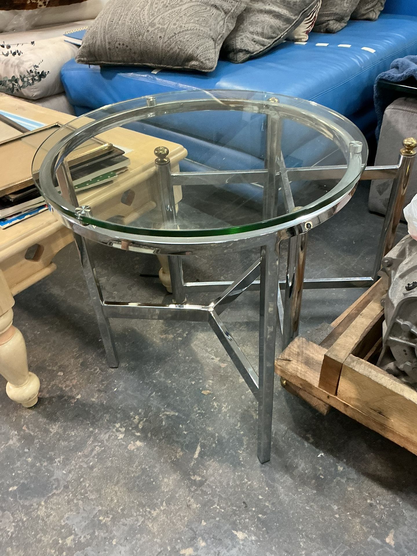 Stands Or Coffee Tables 