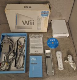 Original Nintendo Wii - Complete In Box