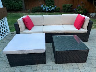 Five piece outdoor sectional sofa and coffee table