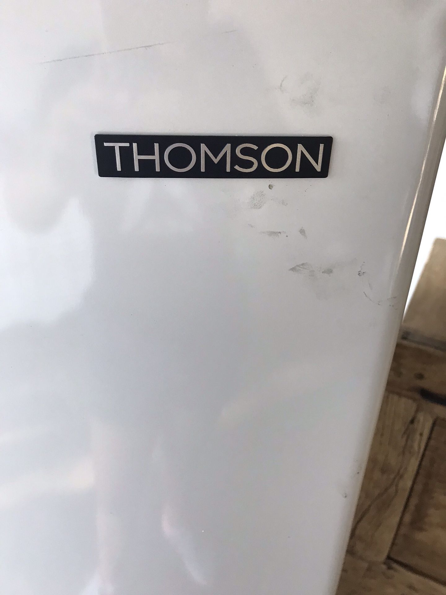 Thomson Upright Freezer-Doesn’t freeze, use for parts