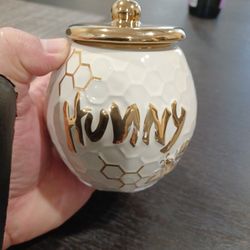 Disney Parks Winnie The Pooh Honey Pot Candle $45 OBO 