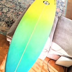 7'0 Surfboard 45L Volume