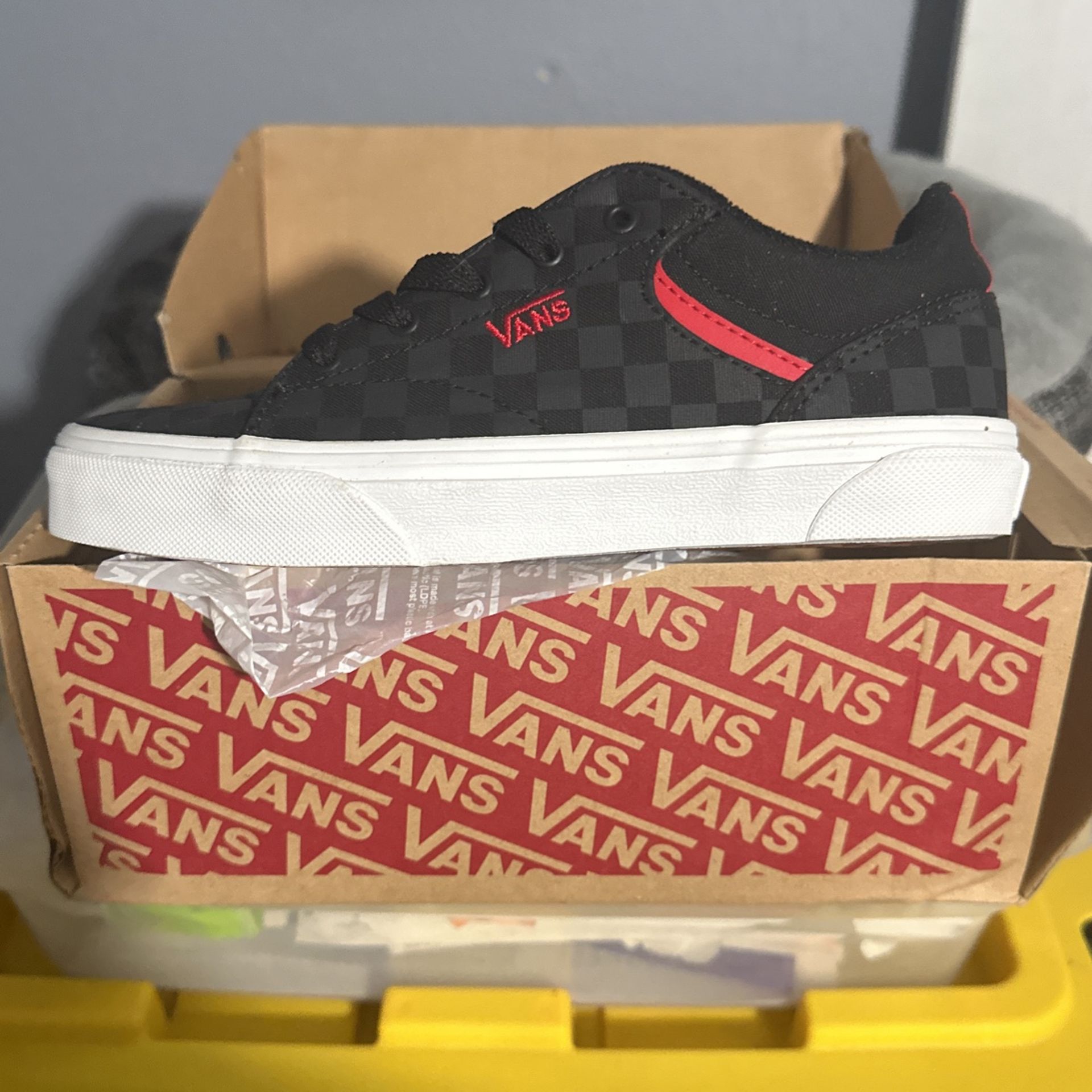 Vans — Seldan (Size 4y)