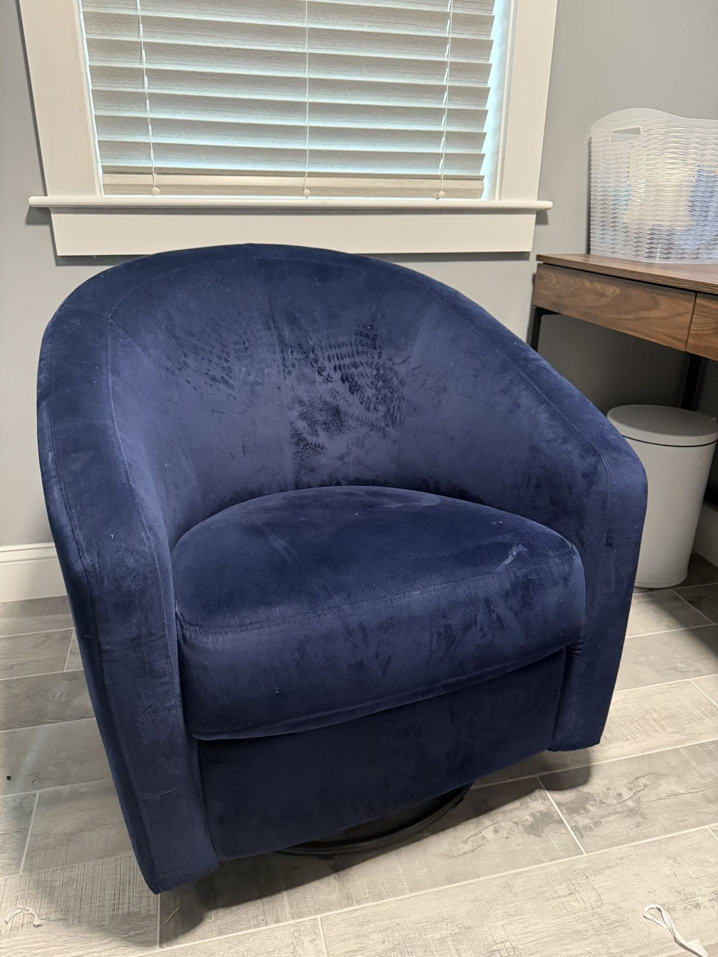 Babyletto Madison Swivel Chair ($400 Retail)