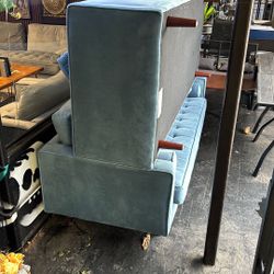 2 Sofas Excellent Condition 