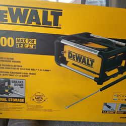 Dewalt 2100 Pressure washer.