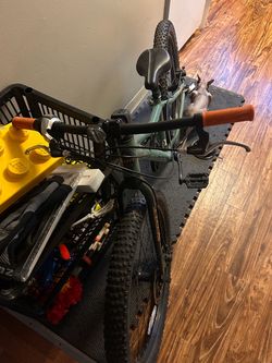 $750 Scott Mountain Bike with Knobby Tires