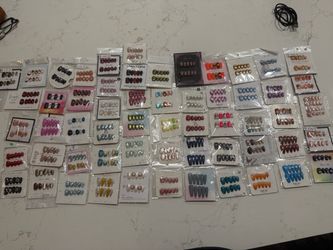 Press on nails