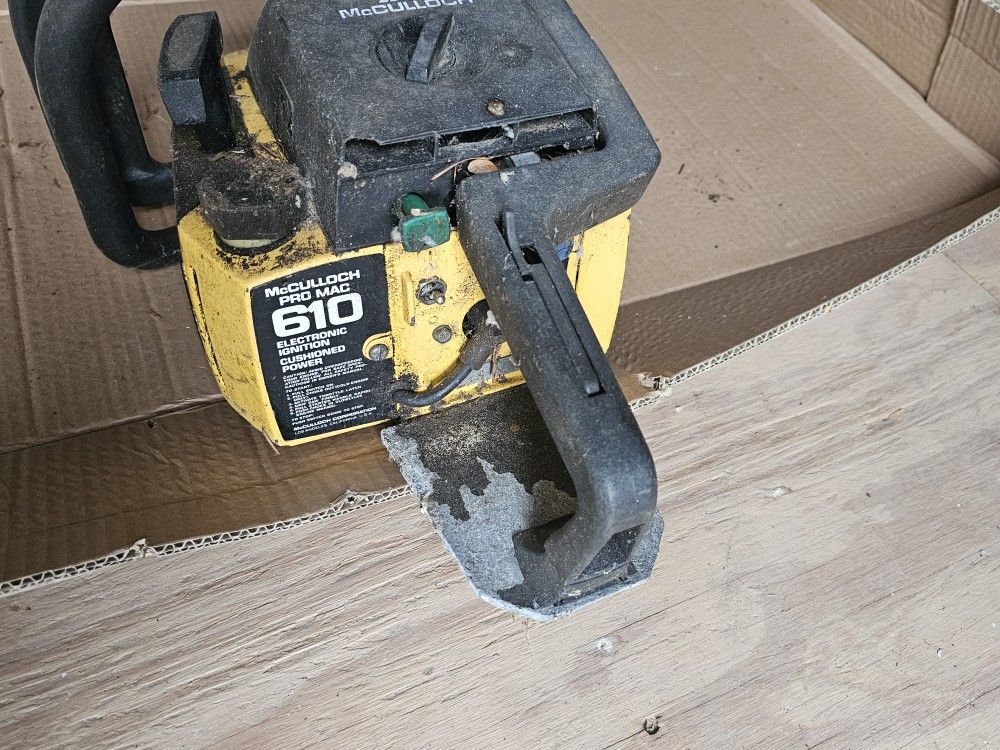 McCulloch 610 Chainsaw for PARTS REPAIR