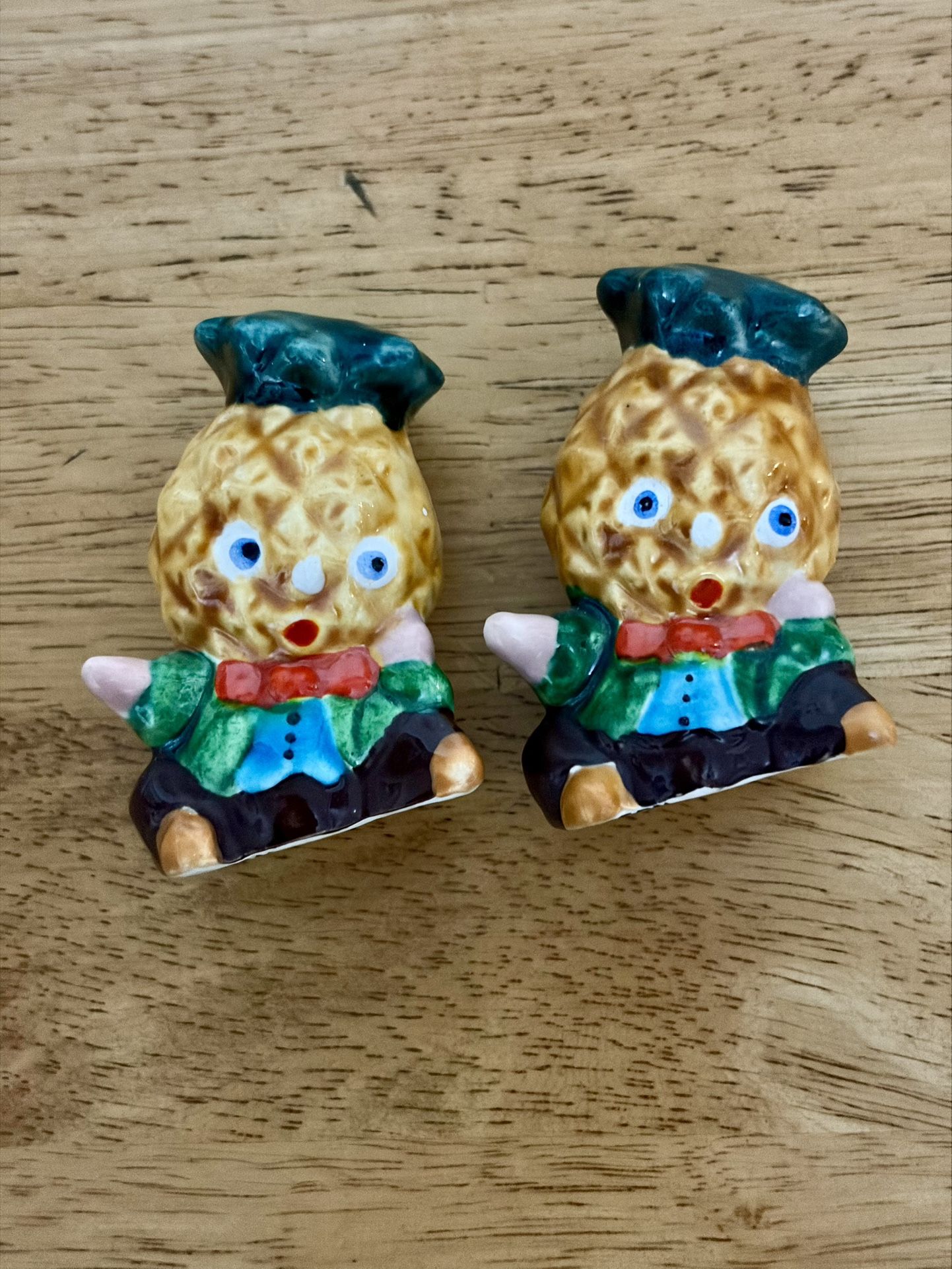 Vtg Anthropomorphic Pineapple People Bow Tie Salt Pepper Shakers Japan 3"