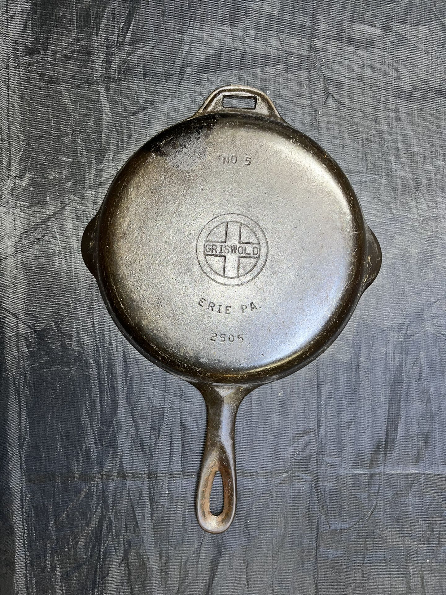 Skillet, Vintage Griswold 962 Cast Iron Aebleskiver Pancake Skillet Egg  Poacher No. 32 for Sale in Fullerton, CA - OfferUp