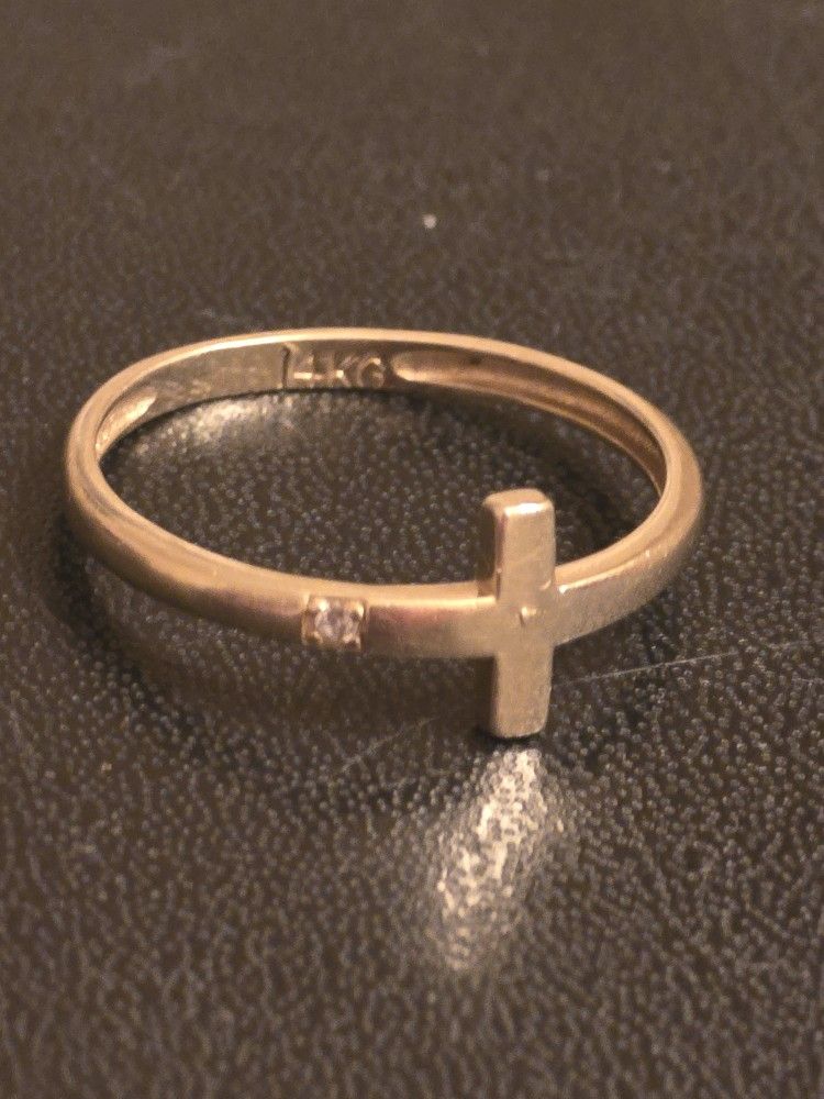 14K Sideways Cross Ring w/ Diamond