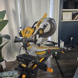Dewalt Cordless & corded. sliding, Double bevel mitre saw w/ stand