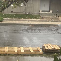 Free Pallets And Loose Project Wood 