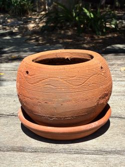 Round Terra Cotta Pot with Saucer