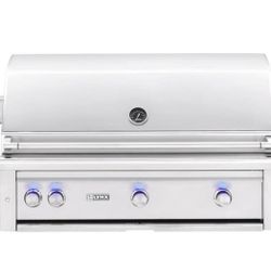 Lynx Professional 42-inch Built-In Natural Gas Grill With Rotisserie - L42R-3-NG