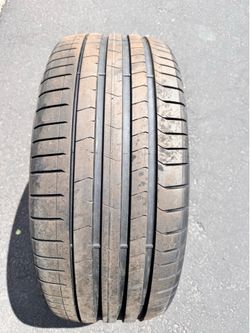 Single (1) 255 40 21 Pirelli Pzero High Performance Summer Tire