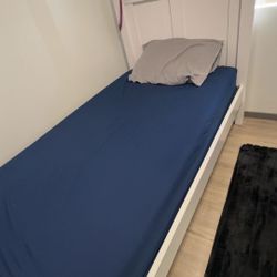 twin size bed