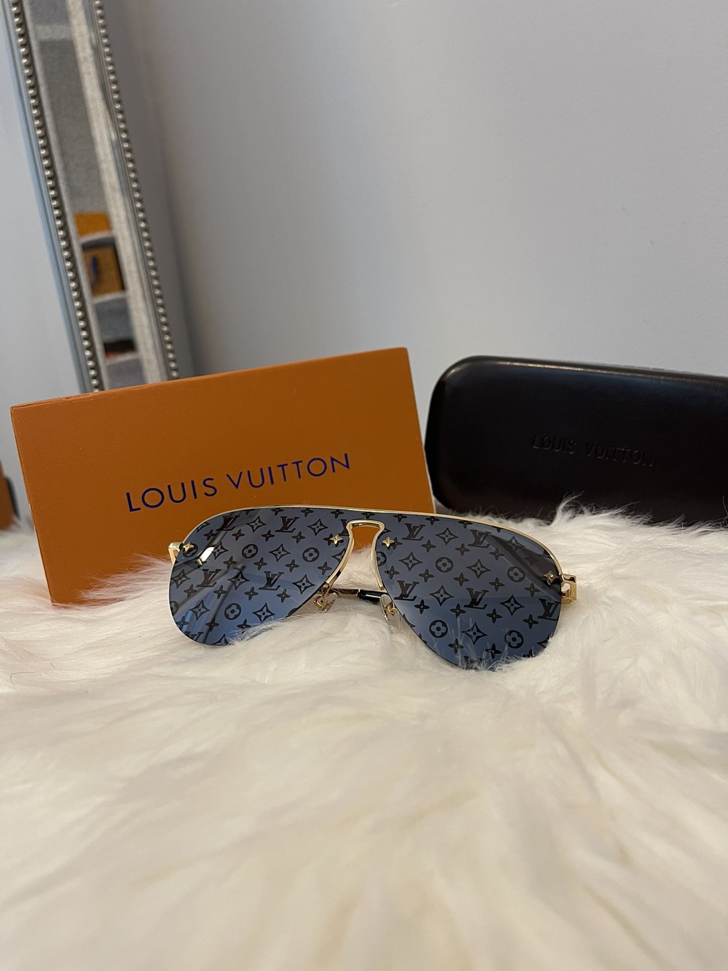 LV Clash Square Sunglasses. New for Sale in The Bronx, NY - OfferUp