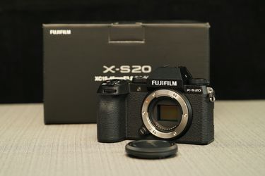 FUJIFILM X-S20 Mirrorless Camera