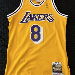 Kobe Bryant 96-97 AUTHENTIC Jersey Size M
