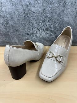 Liz Claiborne White Croc Embossed Loafer Pumps with Gold Horsebit and Block Heel
