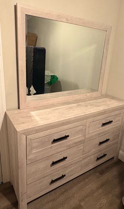 6 Drawer Dresser with Mirror