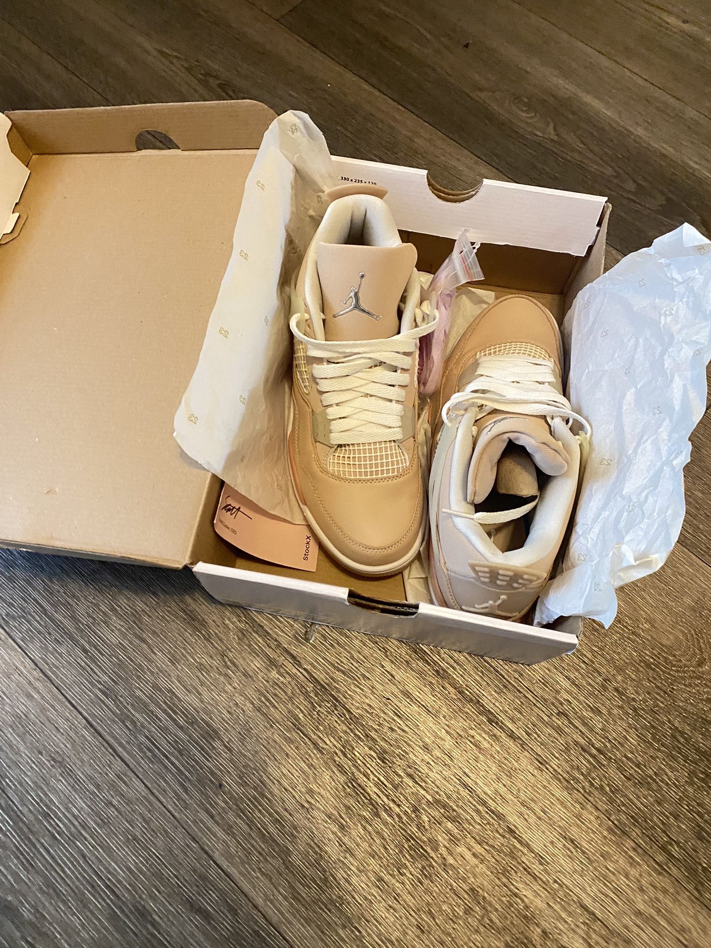 Jordan 4 shimmer size 8 men