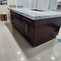 Island Base Cabinets (4) 24" & (2) 36"