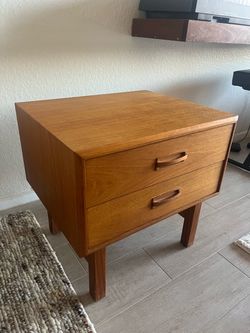 MCM wood beautiful nightstand