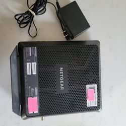 Netgear Nighthawk AC1900 Modem /Wifi Router
