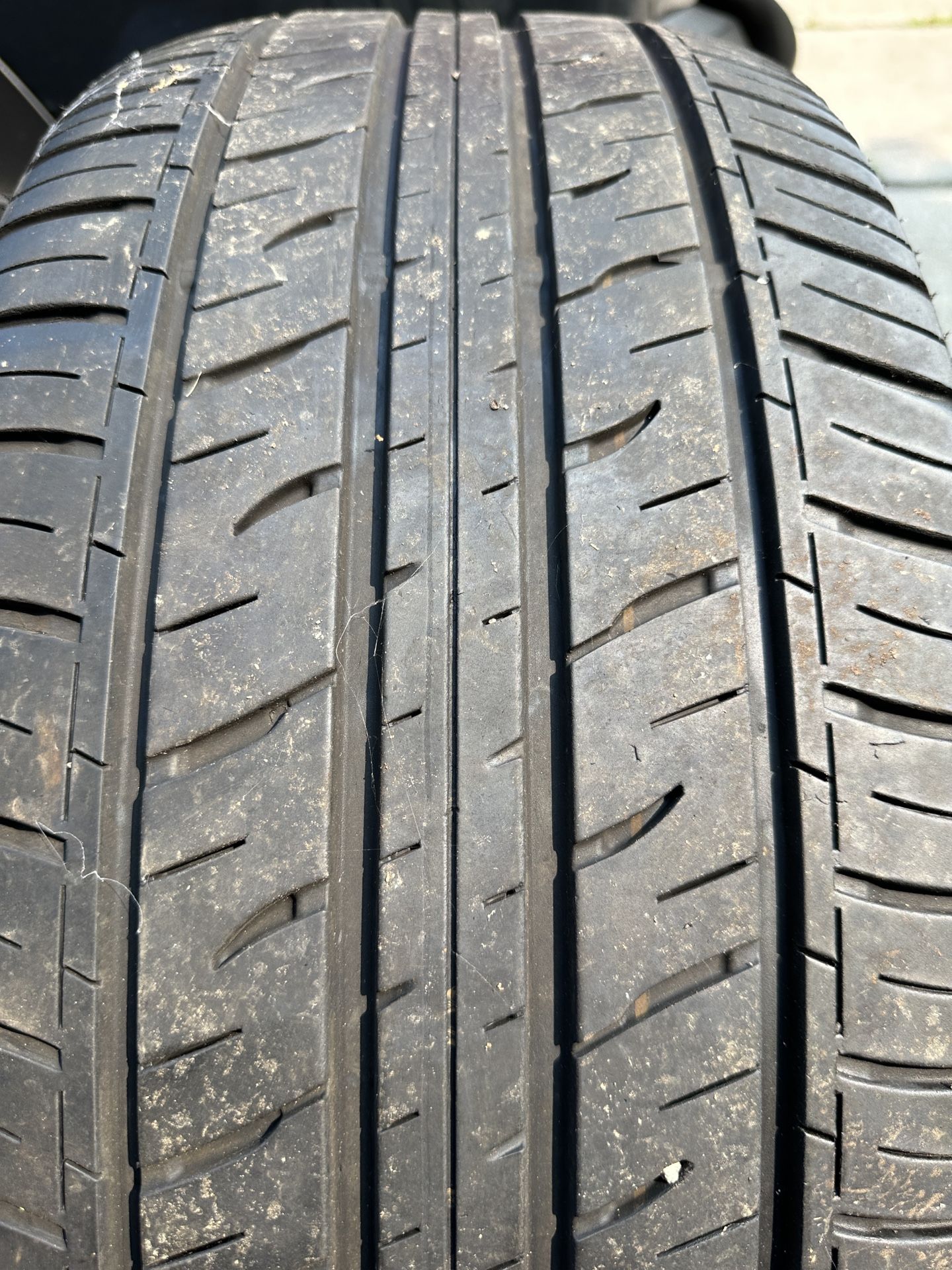 DUNLOP  PT3A   21 INCH TIRES. 