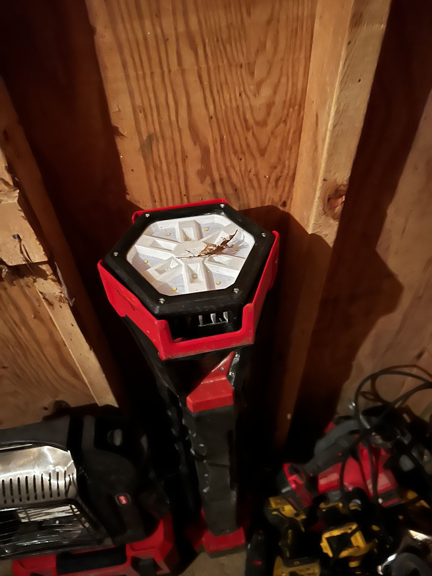 Milwaukee Stand Light