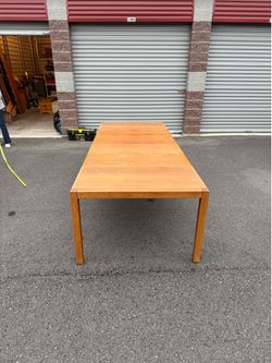 Oak table with 4 leaves and 8 chairs