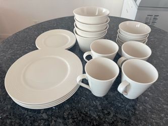 18 - Piece White Ribbed Ceramic Dinnerware Set - Plates, Bowls & Mugs