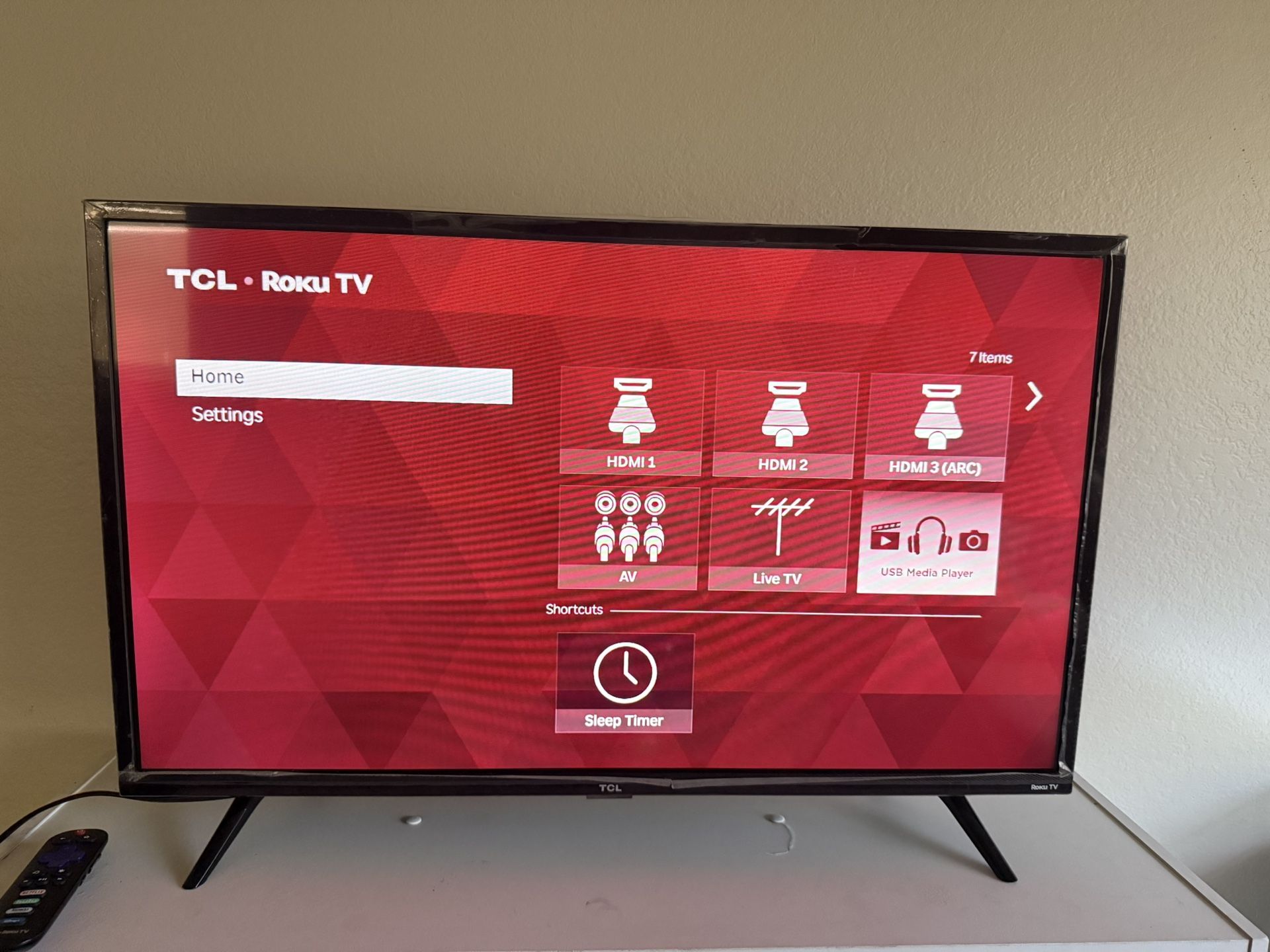 TCL Roku Smart TV – 32” with Remote