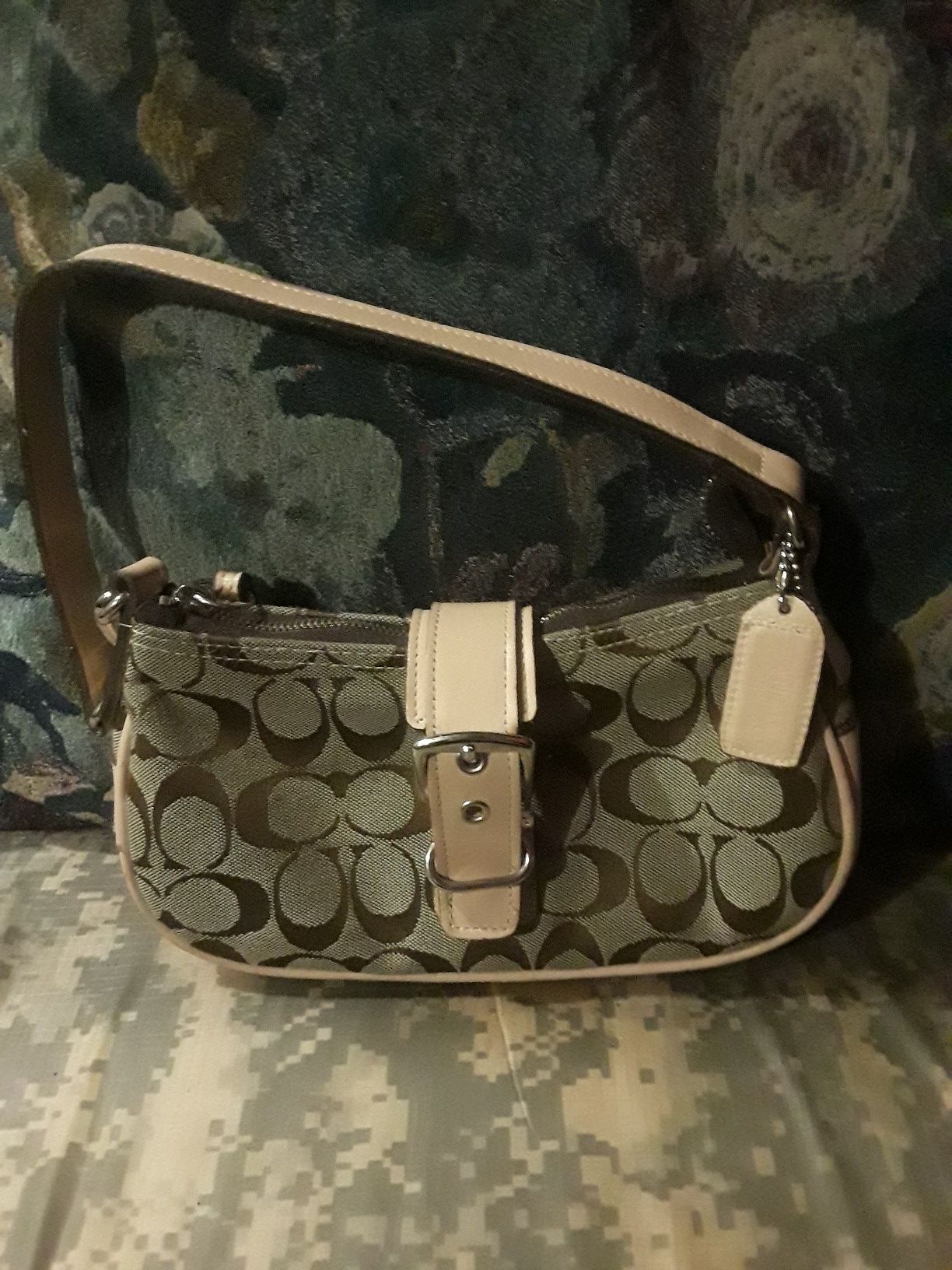 $10!!! Coach 6362 Signature Pink Small Hobo Shoulder Bag