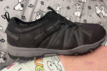 Sketchers-Woman’s size 8