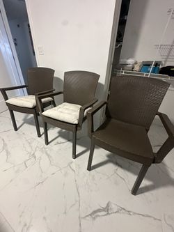 Outdoor Chairs / Patio / Balcony (3)