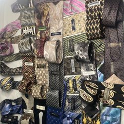 Gentlemen’s ties. Pack of 3 ties $30dls. Different brands, different patterns to choose. 