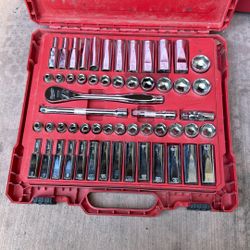 Milwaukee 56 (3/8 Drive Socket Set Saw / Metric (used ) 